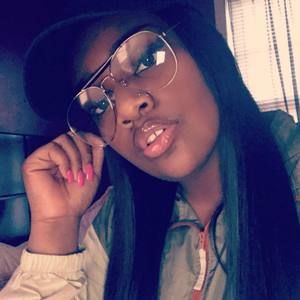 Meet your Posher, Sabrina